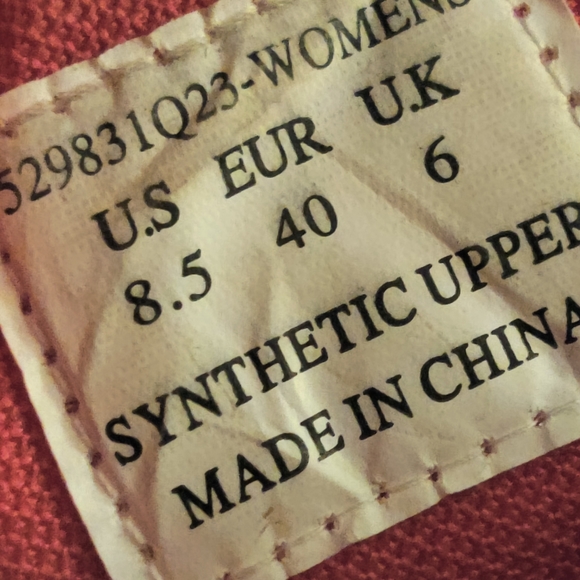 Levi's tennis shoes - Picture 2 of 4